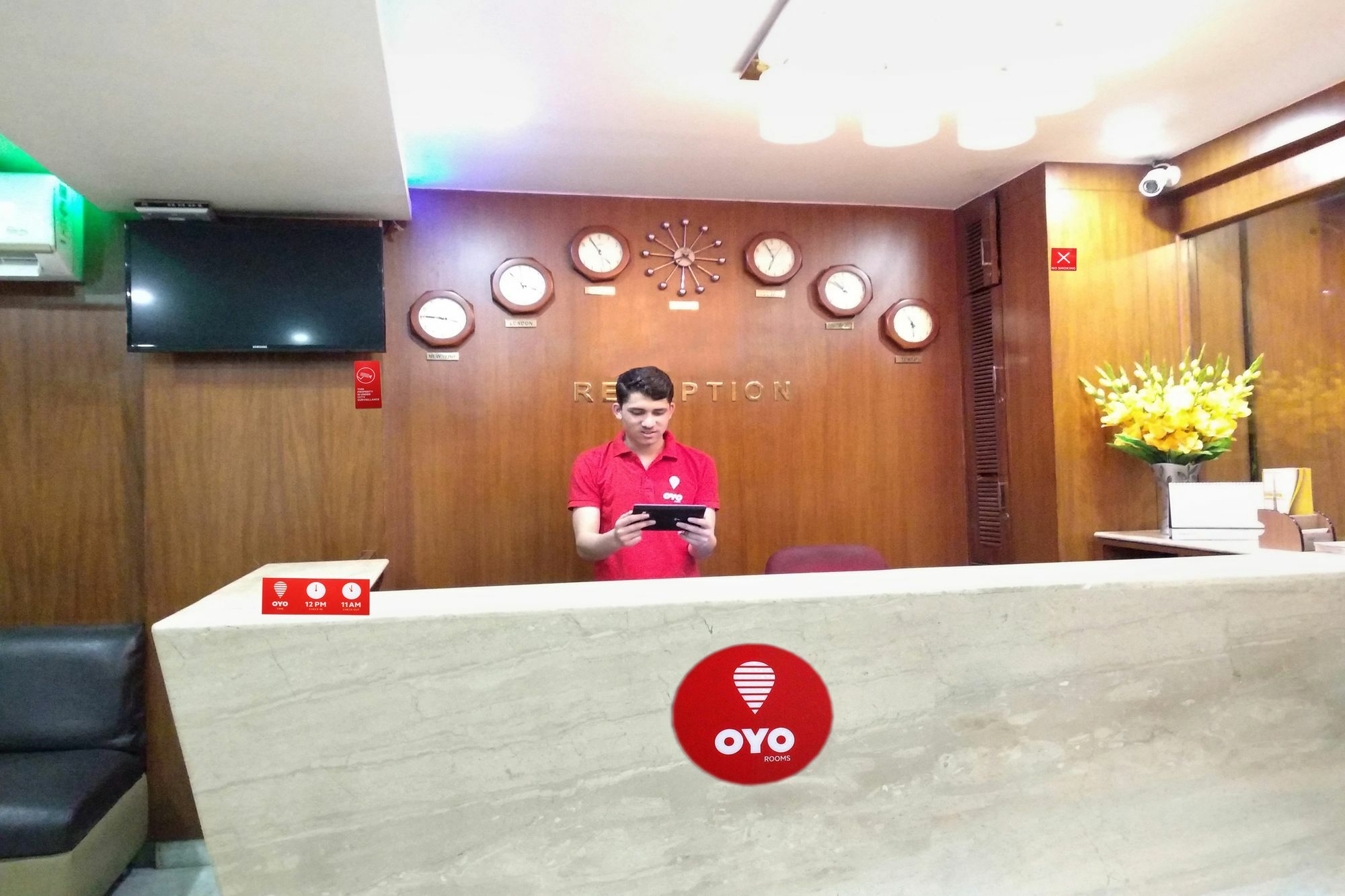 Oyo 9925 The Ocea International Hotel Bangalore Exterior foto